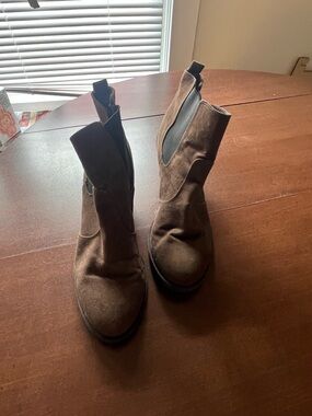 H&M | BROWN SUEDE ANKLE CHELSEA BOOTS